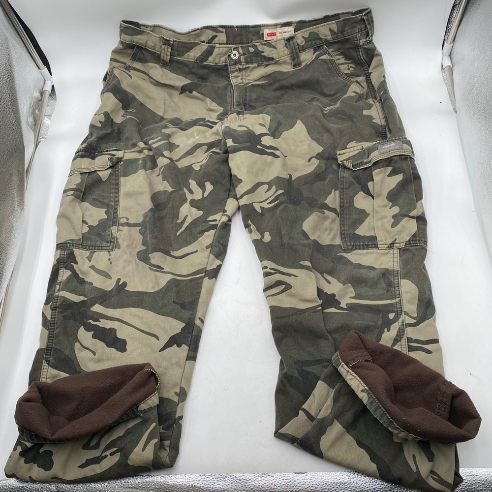 Wrangler Relaxed Fit Cargo Pants Mens 40x32 Green Camo Fleece Lined Tactical
